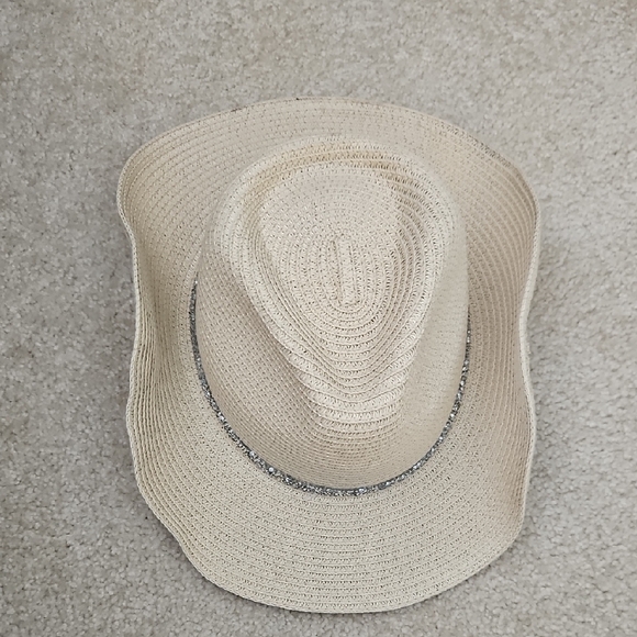 Accessories - Elegant Cream Western Hat